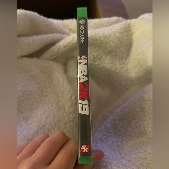 Bundle 3 games for $12! NBA 2K19 -2019 Giannis Antetokunmpo -Xbox -Xbox One Game - Picture 2 of 5